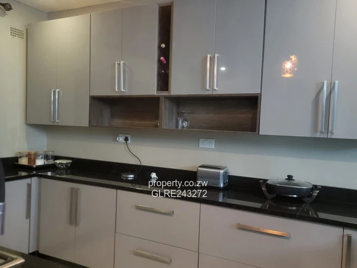 Ushewokunze: Secure Walled 3-Bed — Modern Kitchen & Borehole