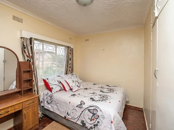 3 Bedroom Flat & Apartment