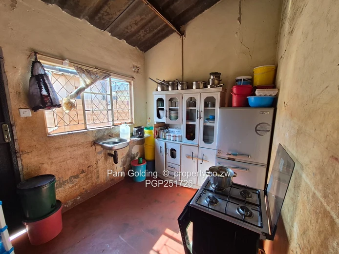 5 Bedroom House For Sale in Warren Park D (Sole Mandate)