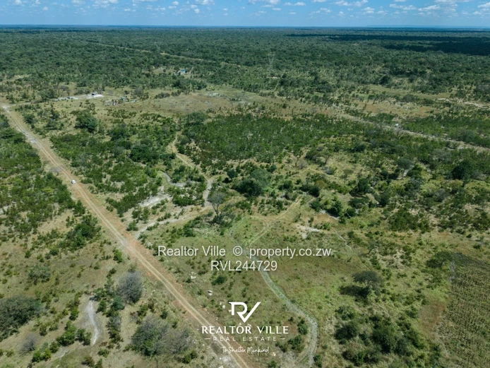 10,200 m² Plot for sale in Kadoma