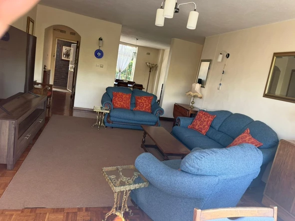 2 Bedroom Flat & Apartment