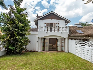 3 Bedroom Flat & Apartment