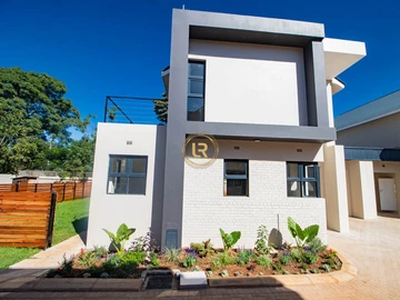 4 Bedroom Flat & Apartment