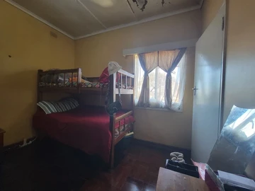 2 Bedroom Flat & Apartment