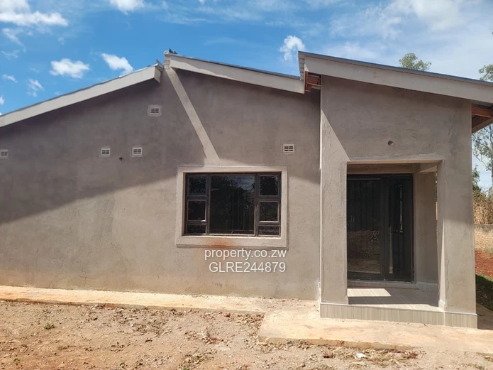 Bright open-plan 4-Bed home with borehole in Philadelphia