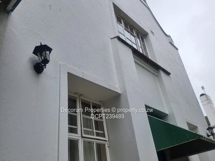 Charming 3-Bedroom Home to let in Helensvale.