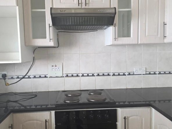 2 Bedroom Flat & Apartment