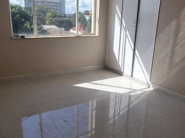 2 Bedroom Flat & Apartment