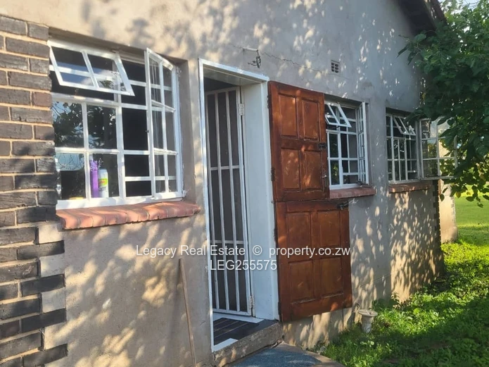 Marlborough 4-Bed Townhouse Complex with Charming Archways & Borehole