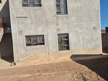 2 Bedroom Flat & Apartment