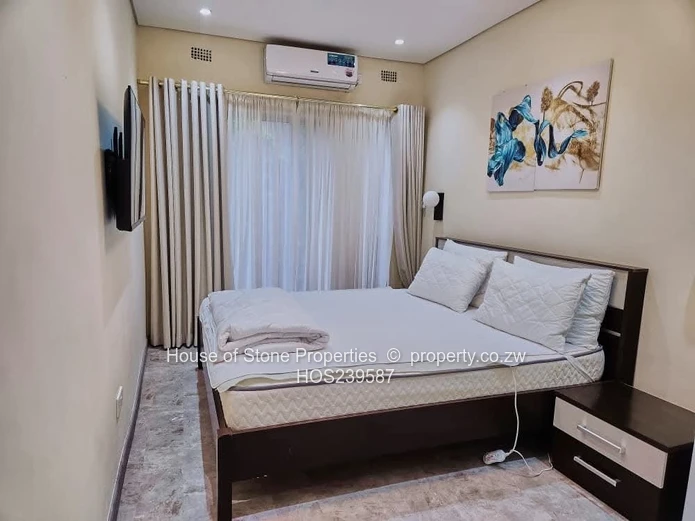 Luxurious Greystone Park Duplex — Executive 3-Bedroom Apartment 