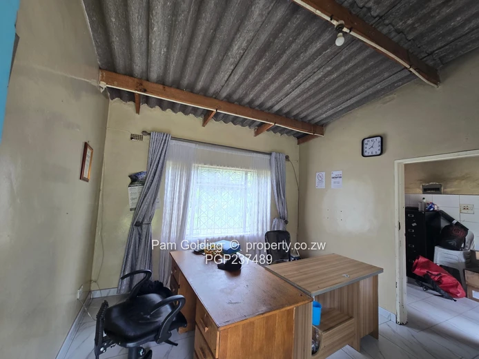  A Vacant Stand With A 4-roomed Cottage (Sole Mandate)