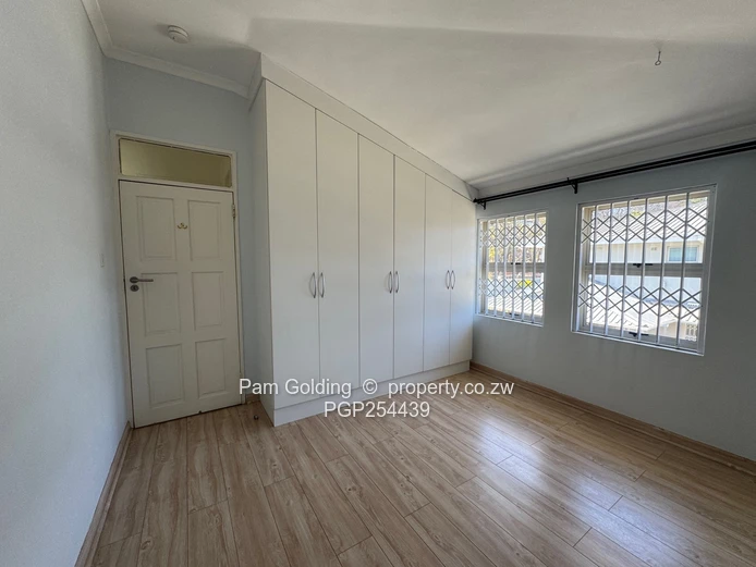 Newlands – Spacious 3 Bedroom Townhouse In Exclusive Complex