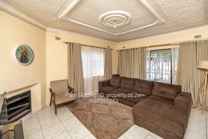 House for sale in Waterfalls/Picnic Park Area (Sole Mandate)