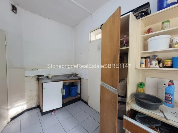 2 Bedroom Flat & Apartment