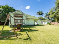 Stunning Alexander Park House with Extensive Features!