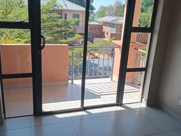 4 Bedroom Flat & Apartment