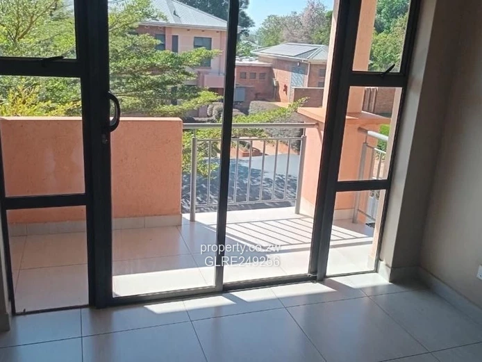Spacious 4-Bed Vainona Apartment — Modern Kitchen & Borehole