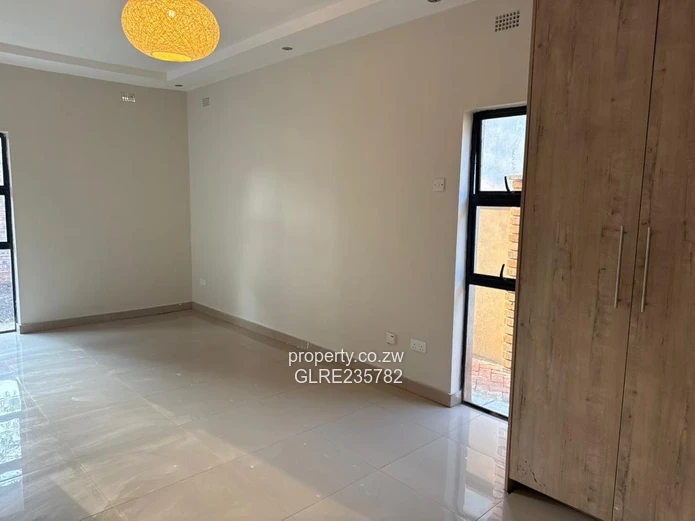 Avondale West Townhouses/Apartments to Let