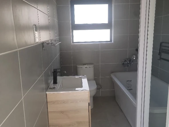 3 Bedroom Flat & Apartment