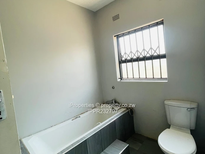 Charming 3-Bedroom Cottage on a Spacious 900+ sqm Stand (Sole Mandate)