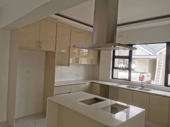 8 Unit Townhouse Complex