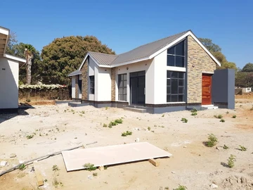 3 Bedroom Flat & Apartment