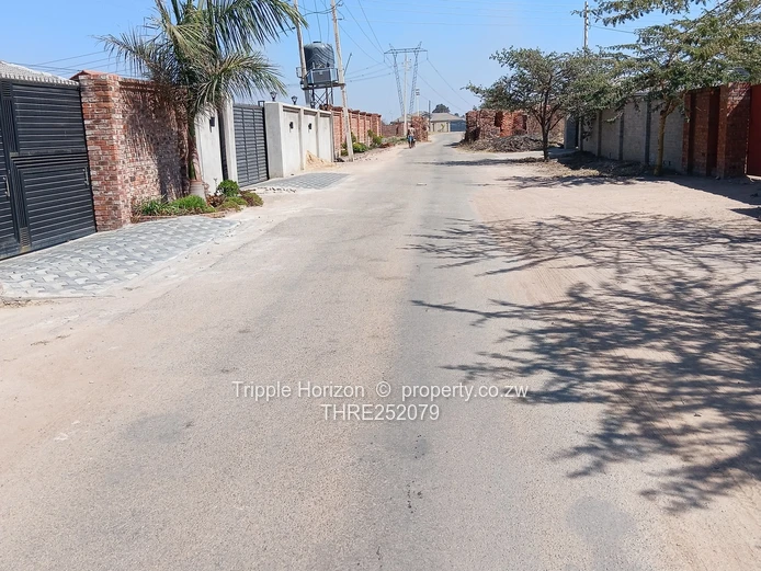 908m² Stand with Tarred Road, Sewer & Water – Zimre Park