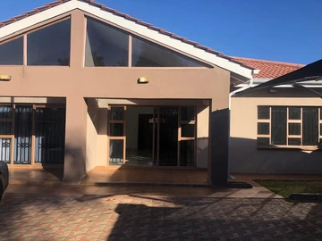 3 Bedroom Flat & Apartment