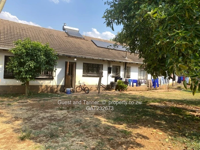 5-Bedroom House For Sale In  Matsheumhlope Bulawayo