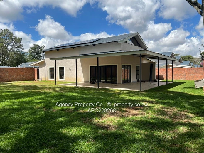 CORNEr UNIT - LARGE GARDEN - MODERN TOWNHOUSE