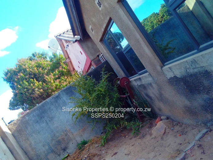 Secure 3-Bed Home in Zengeza 2