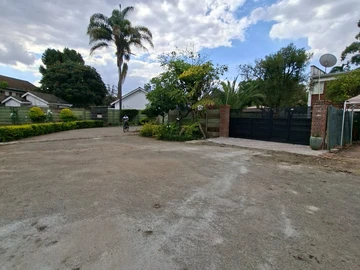 2 Bedroom Flat & Apartment