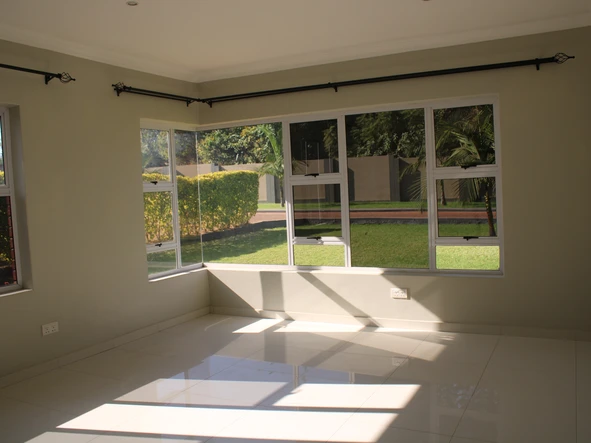 3 Bedroom Flat & Apartment