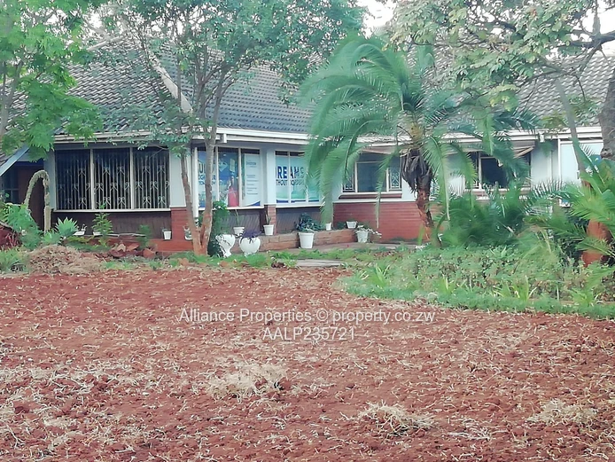 Spacious 4-Bed Kamfinsa Property with Borehole & Solar Backup