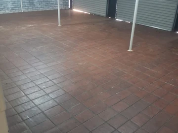 6 Bedroom House