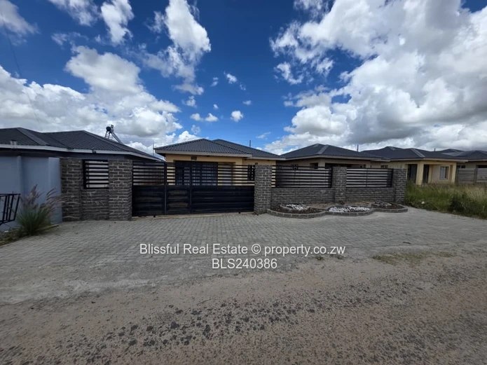 House For sale in Fairview park  Ruwa
