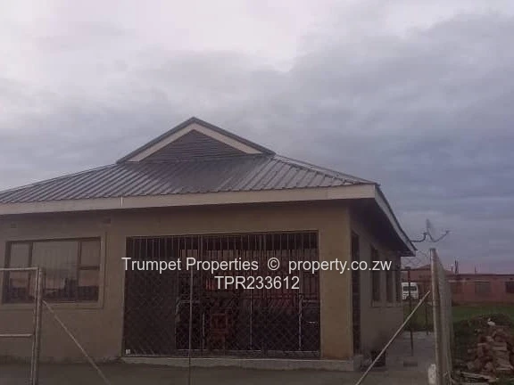 Spacious 4-Bed Home in Dzivarasekwa Ext– Tiled & Verandah