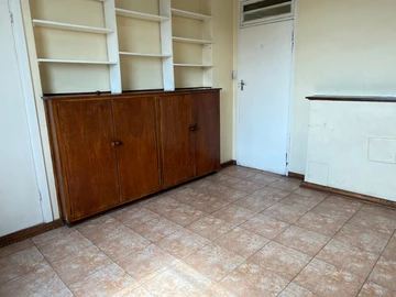 2 Bedroom Flat & Apartment