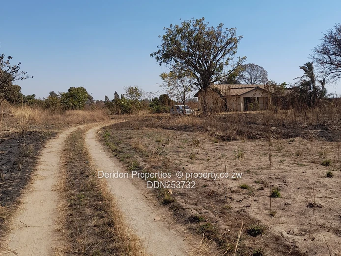 Land for redevelopment or commercial and Agrobusiness plot
