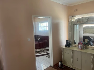 Farm & Agricultural Land