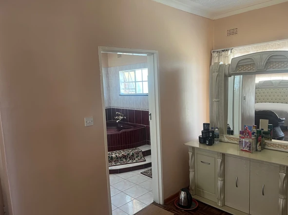 Farm & Agricultural Land