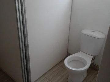 2 Bedroom Flat & Apartment