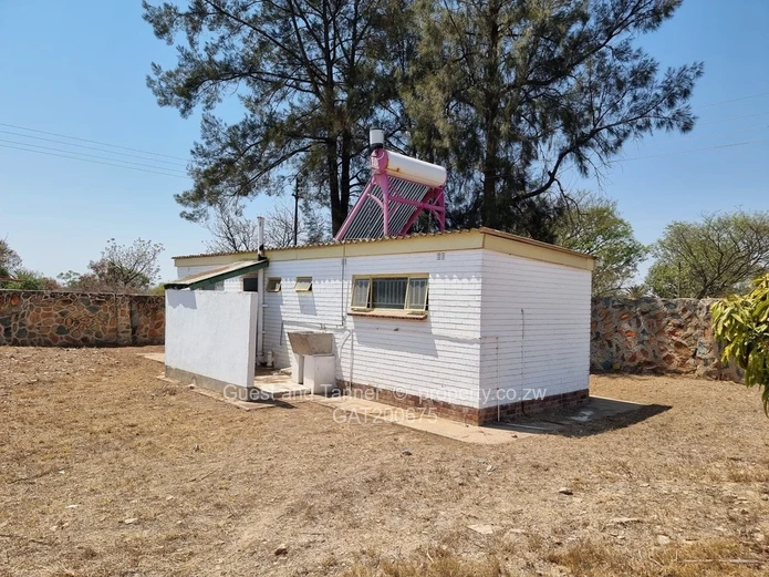 Spacious House with Cottage for Sale in Sunninghill, Bulawayo