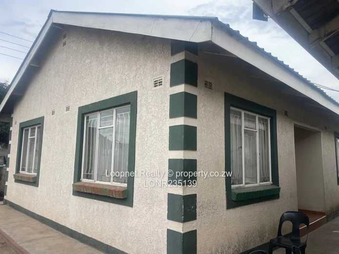 3-Bed Houghton Park House - Carport, Spacious Cottage, Garden