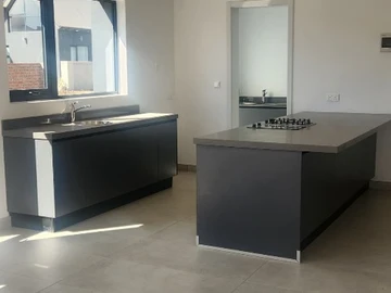 4 Bedroom Garden Flat