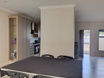 3 Bedroom Flat & Apartment