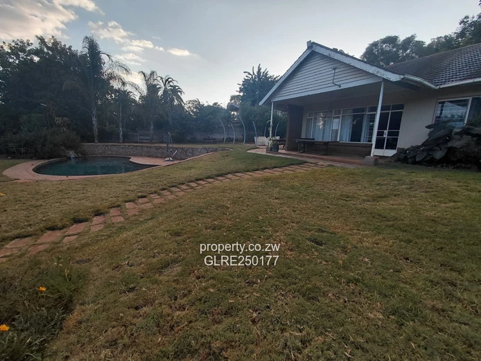 Single-Storey 10-Bed Mount Pleasant Bungalow w/ Pool