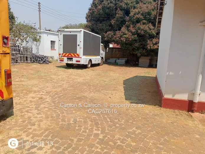 Eastlea 3BR Home on 1400m² — Paved Yard & Staff Unit
