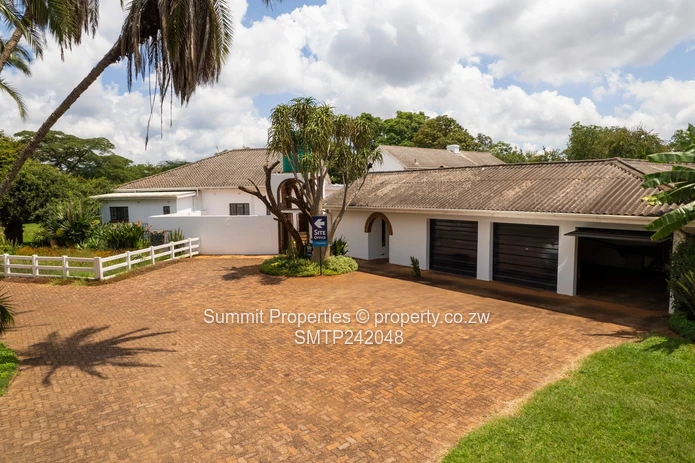 6 Bedroom House for Sale in Helensvale